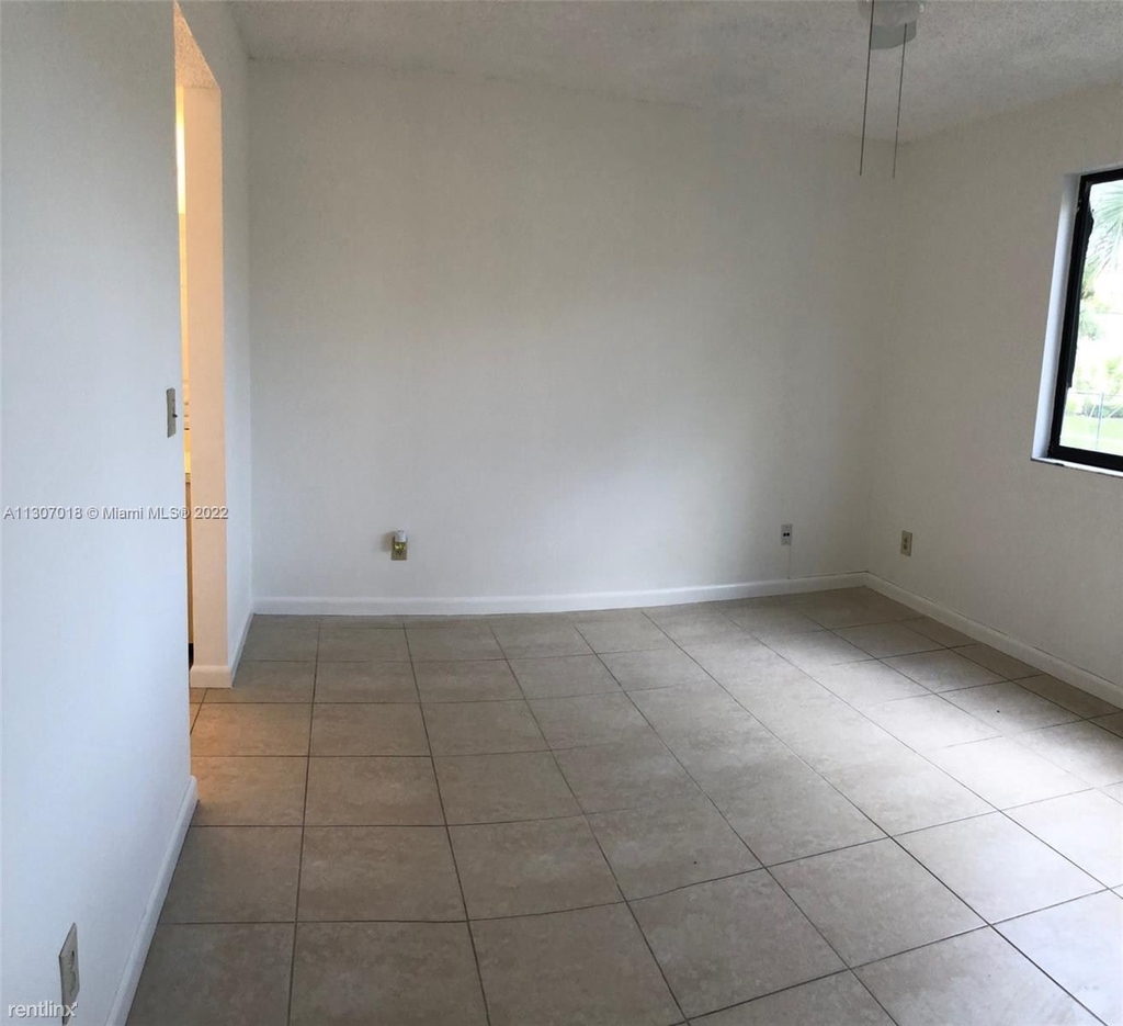 9088 W Atlantic Blvd Apt 524 - Photo 2