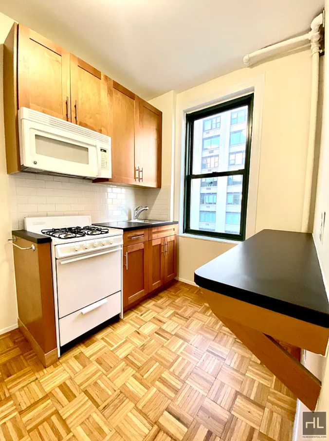 East 79 Street - Photo 3