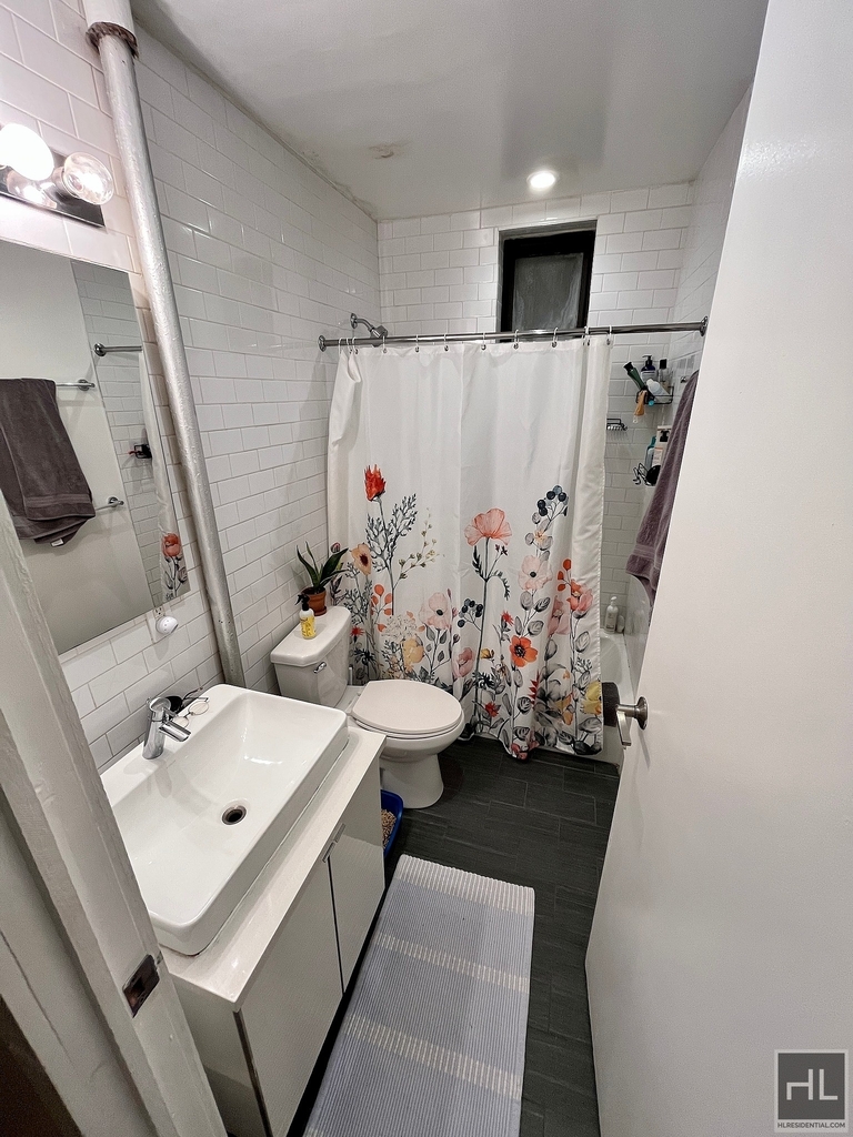 570 West 182 Street - Photo 4