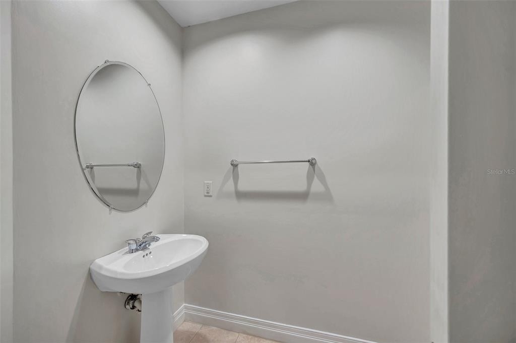 1209 E Cumberland Avenue - Photo 32