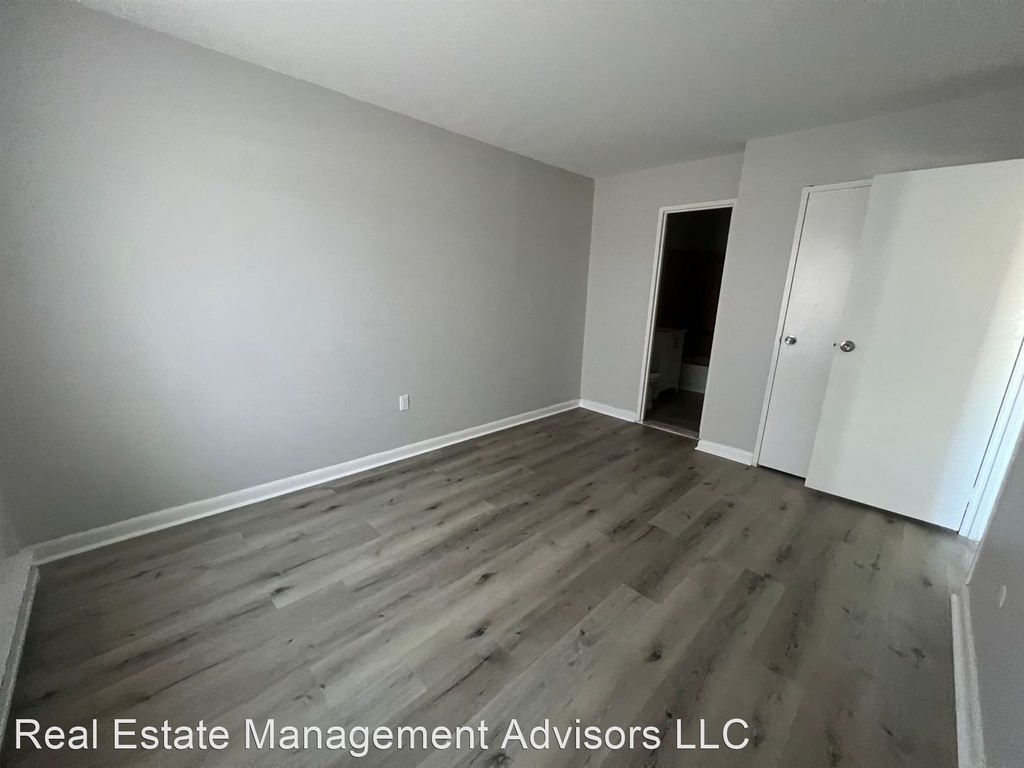 4901 Stenton Avenue - Photo 11