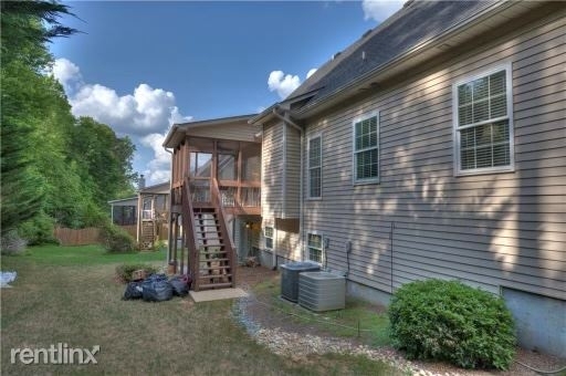 110 Caitlin Ln - Photo 2