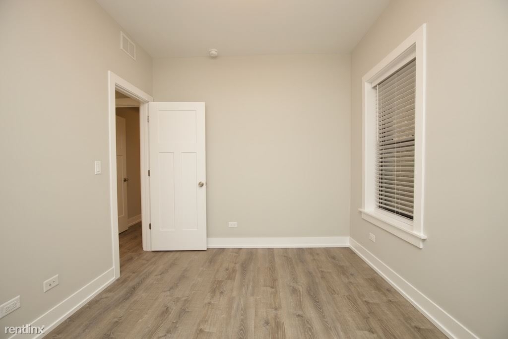 1134 Maple, Unit 4 - Photo 13