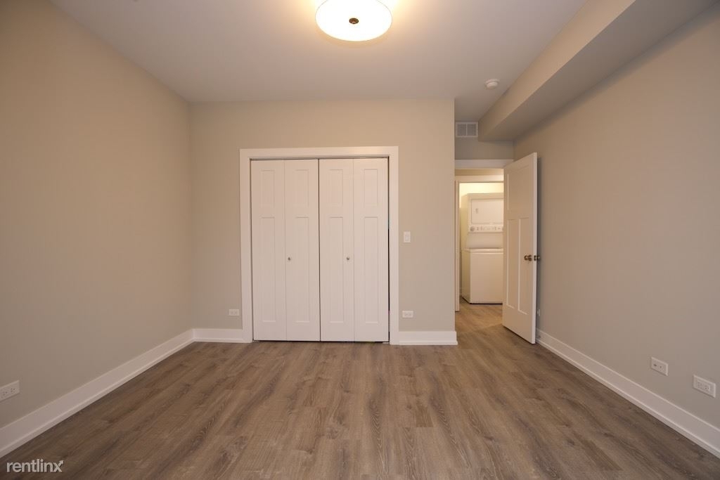 1134 Maple, Unit 4 - Photo 8