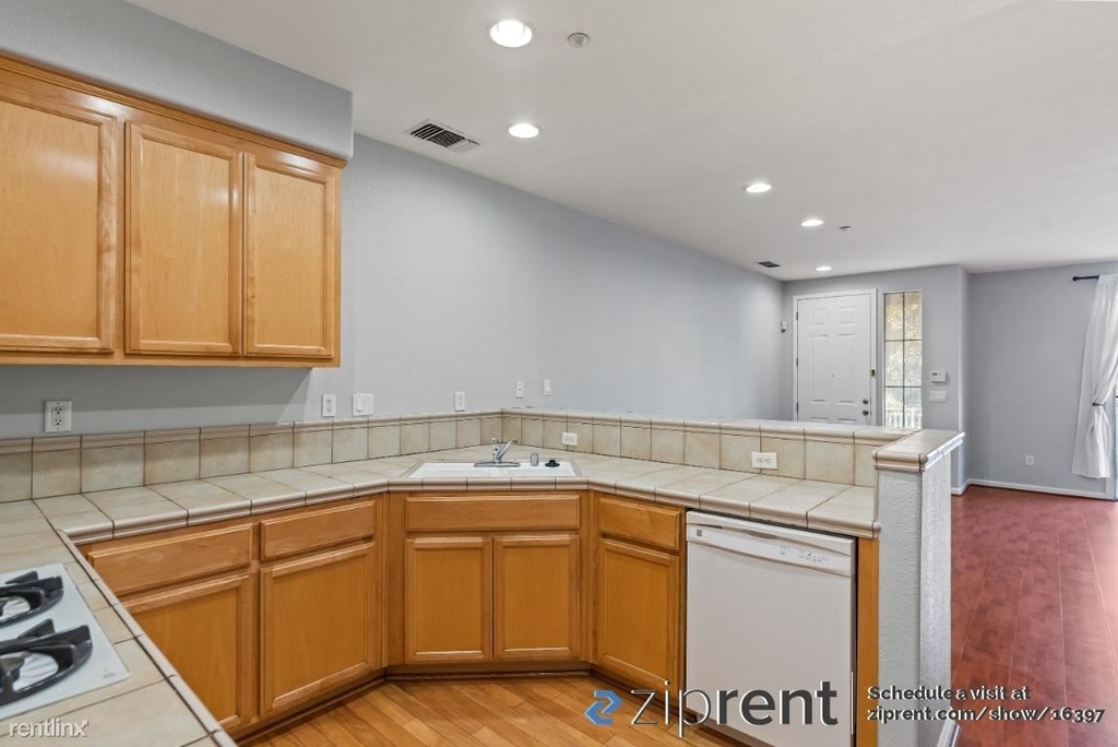 4154 Glenwood Terrace - Unit 2 - Photo 10