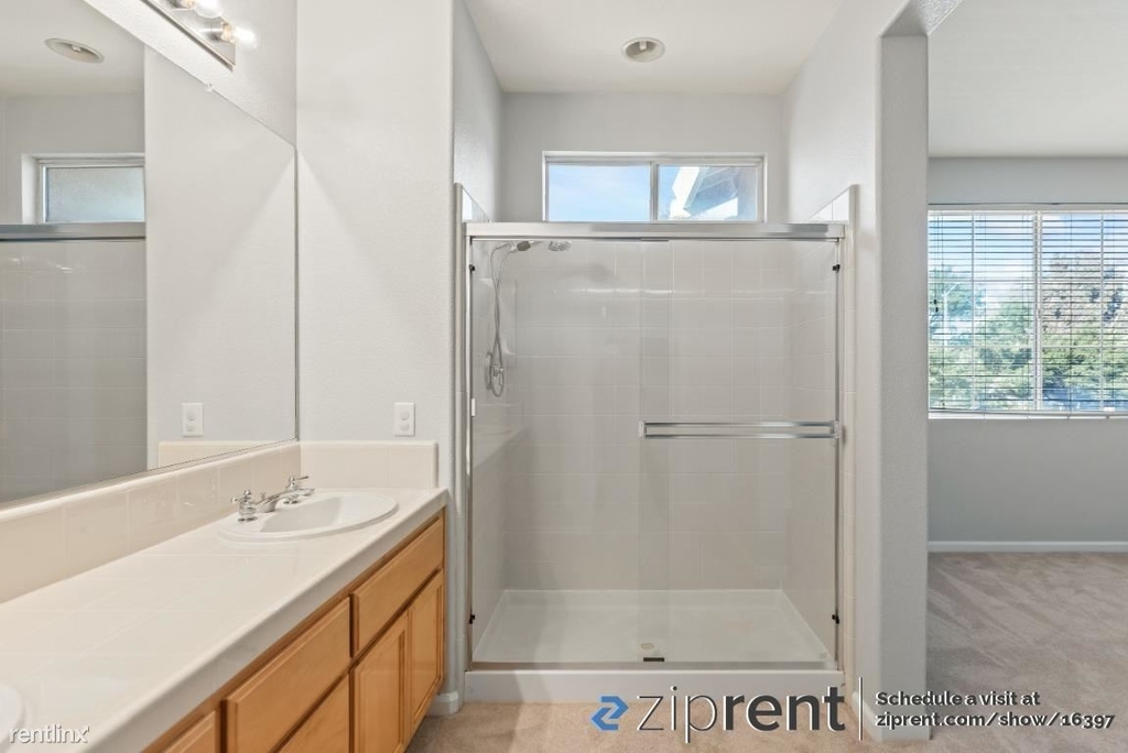 4154 Glenwood Terrace - Unit 2 - Photo 15