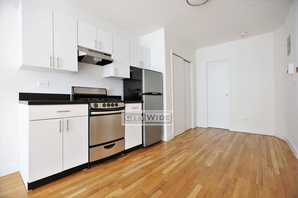 224 East 89th Street - Photo 2