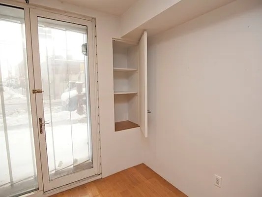 125 Kingsland Ave - Photo 1