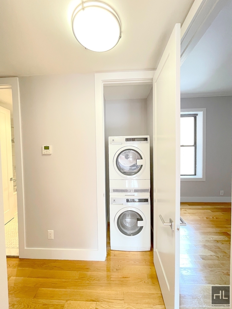 252 West 76th Street - Photo 4