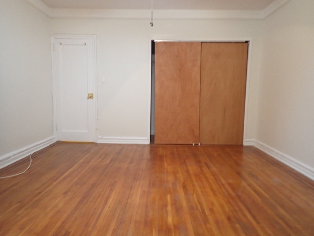 909 East 29th Street - Photo 5