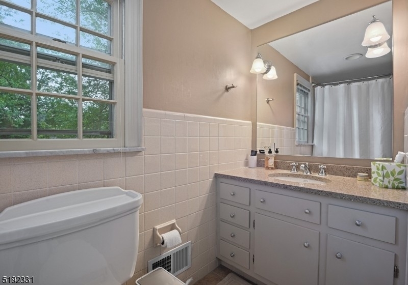 43 Midwood Ter - Photo 26