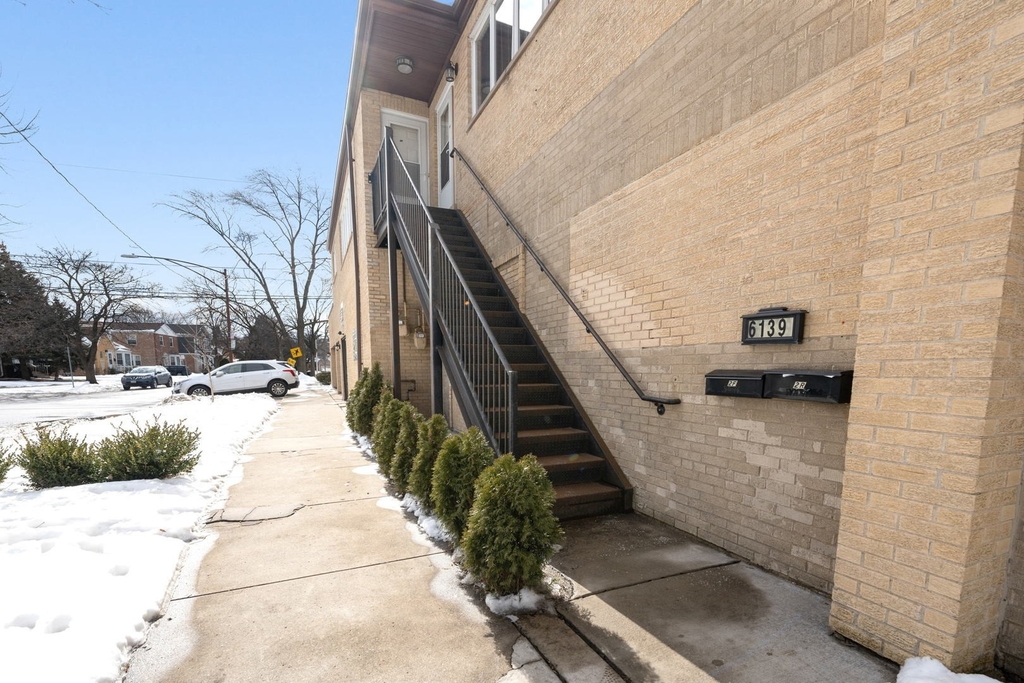 6139 W Touhy Avenue - Photo 17