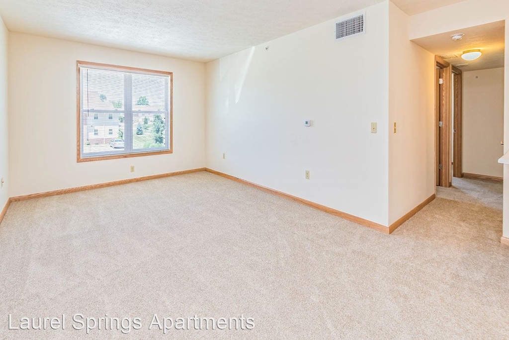 4711 Springview Dr. #105 - Photo 6