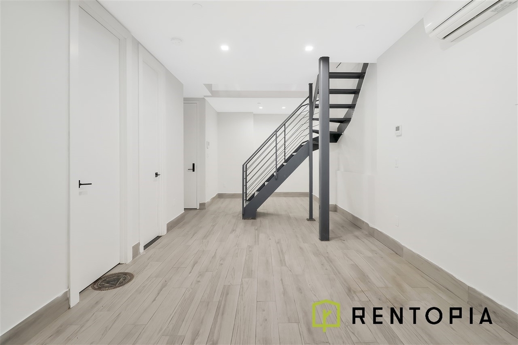 555 Grand Street - Photo 7