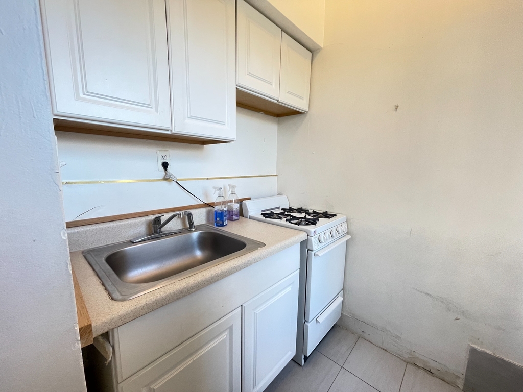 84 Henry Street - Photo 2
