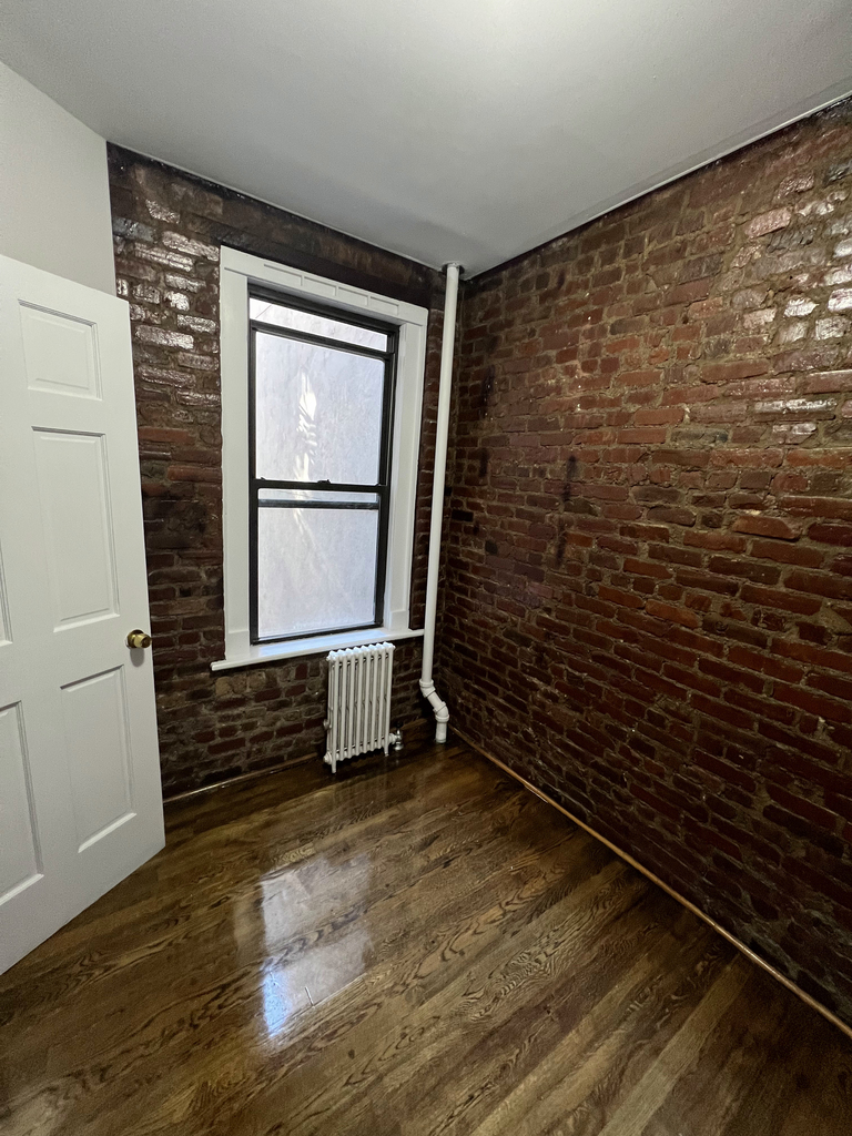 410 East 13th Street - Photo 5