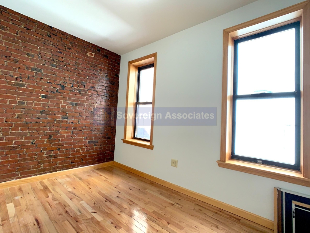 81 Cabrini Boulevard - Photo 4