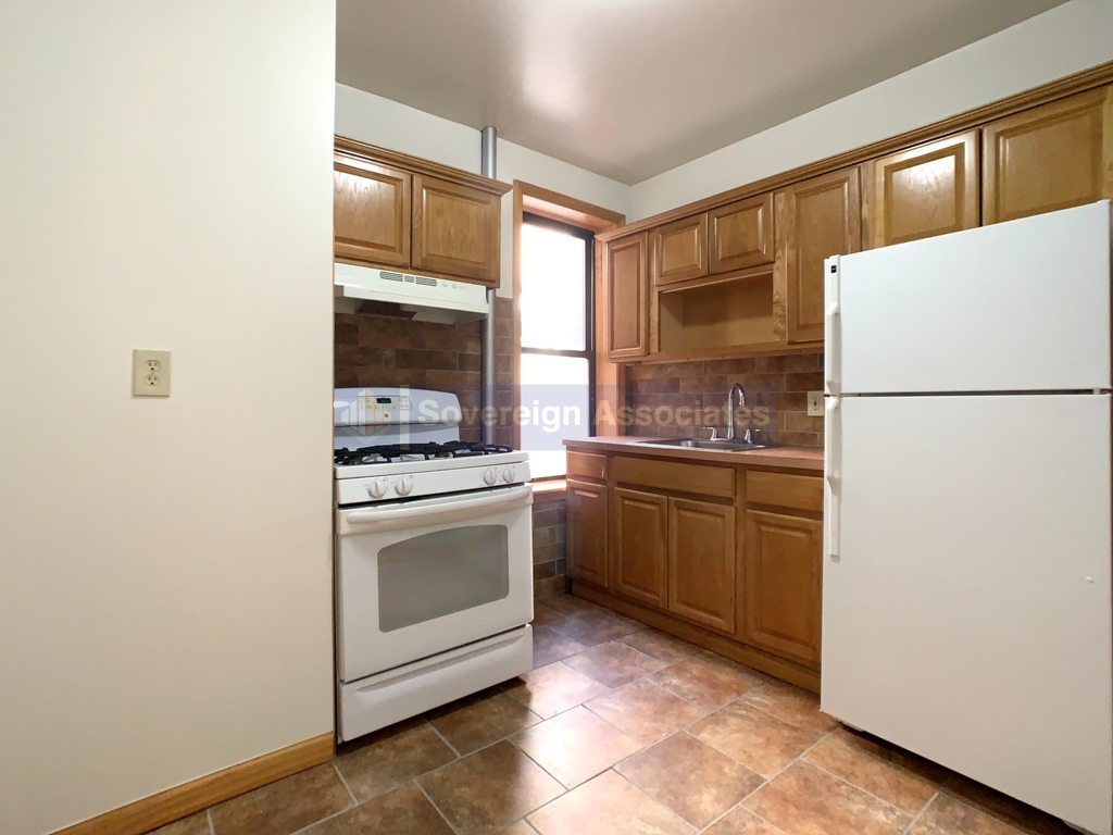 81 Cabrini Boulevard - Photo 3