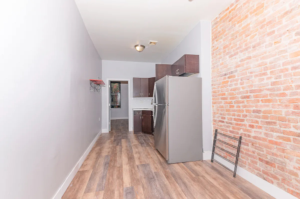 477 Chauncey Street - Photo 4