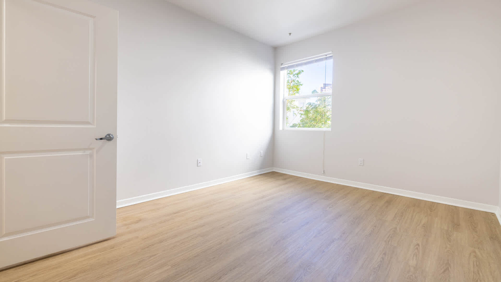 601 E. 2nd Street - Photo 27
