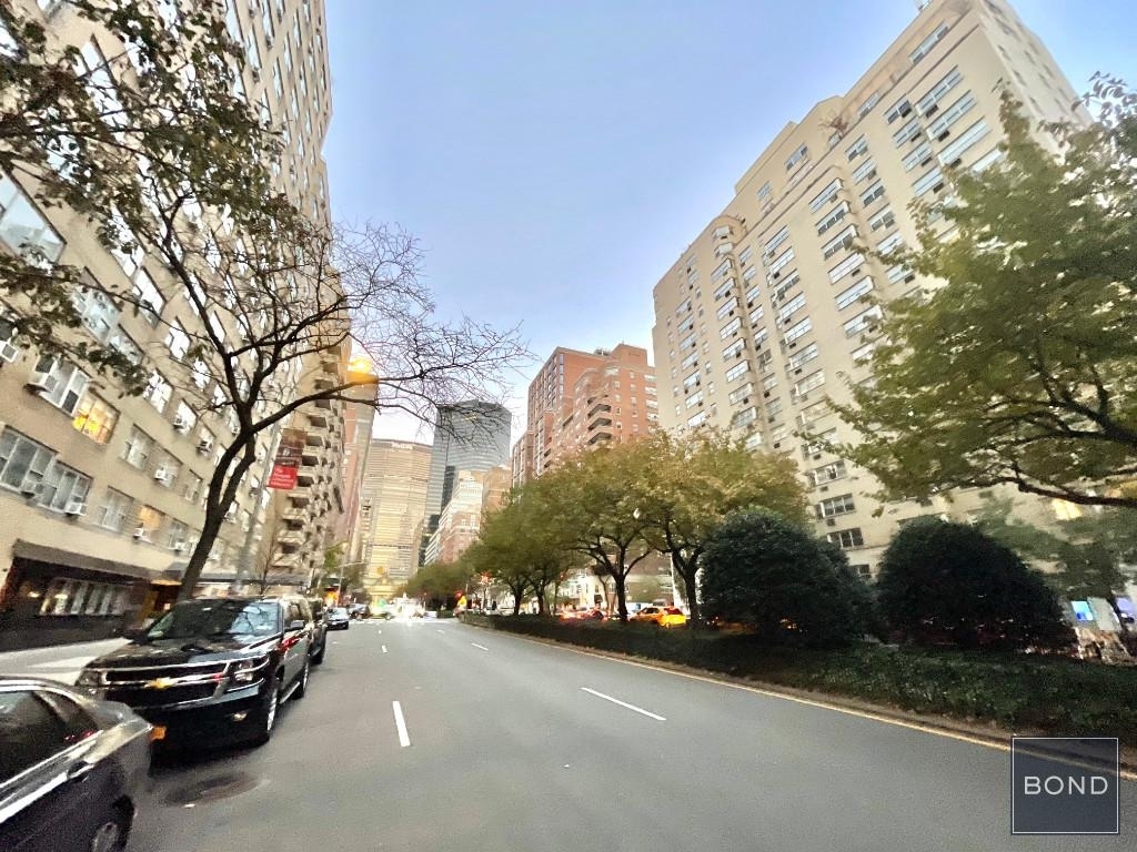 Park Avenue - Photo 13