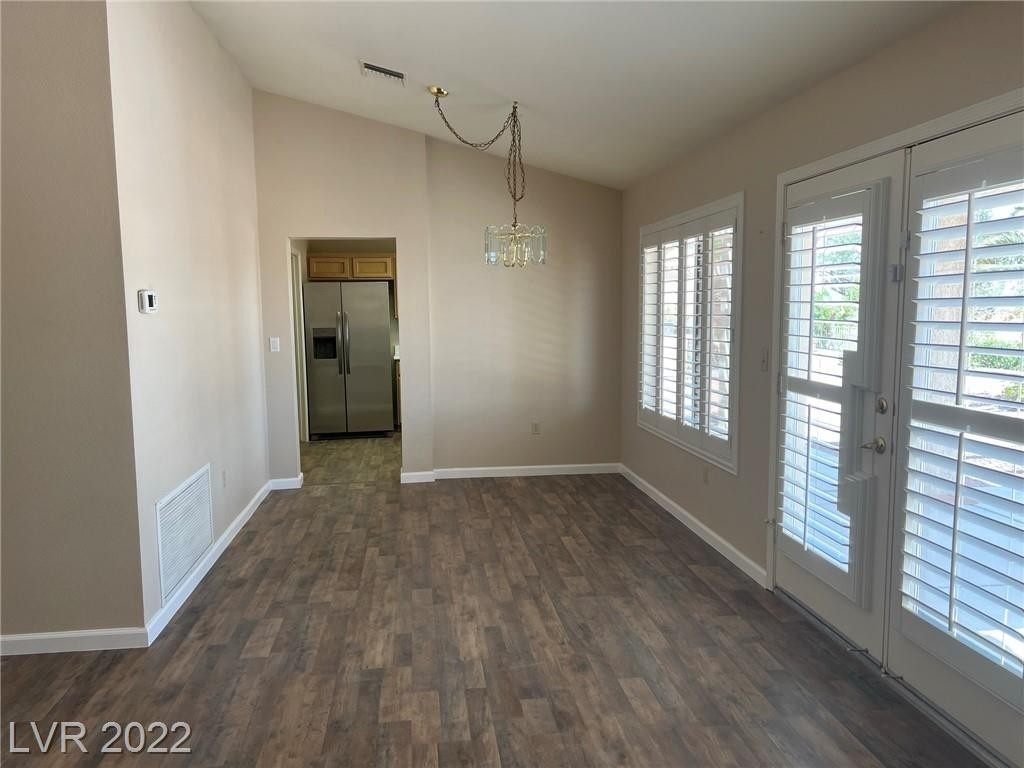 2528 Youngdale Drive - Photo 3