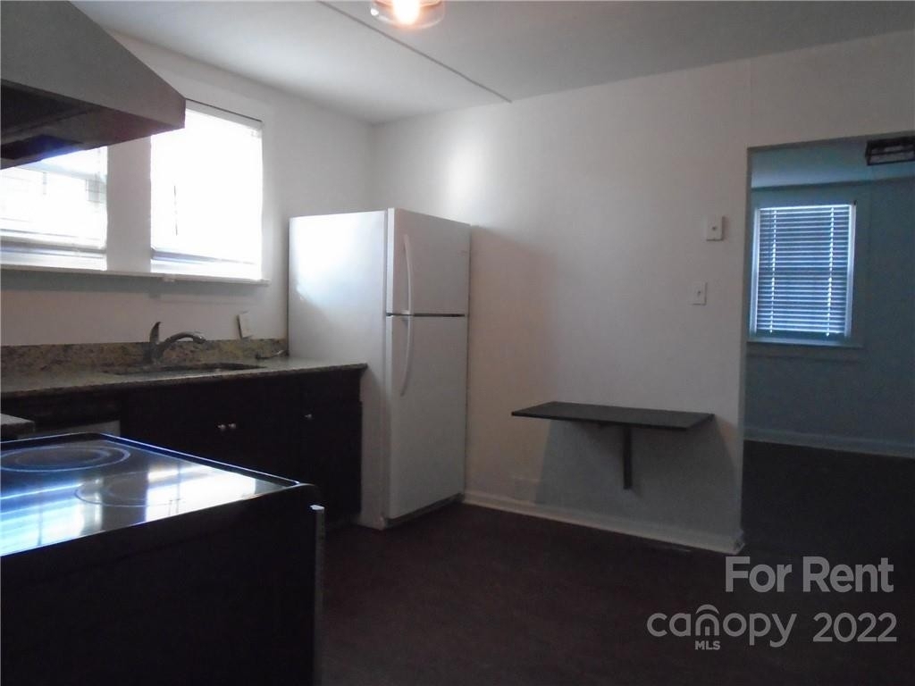 3916 Bearwood Avenue - Photo 2