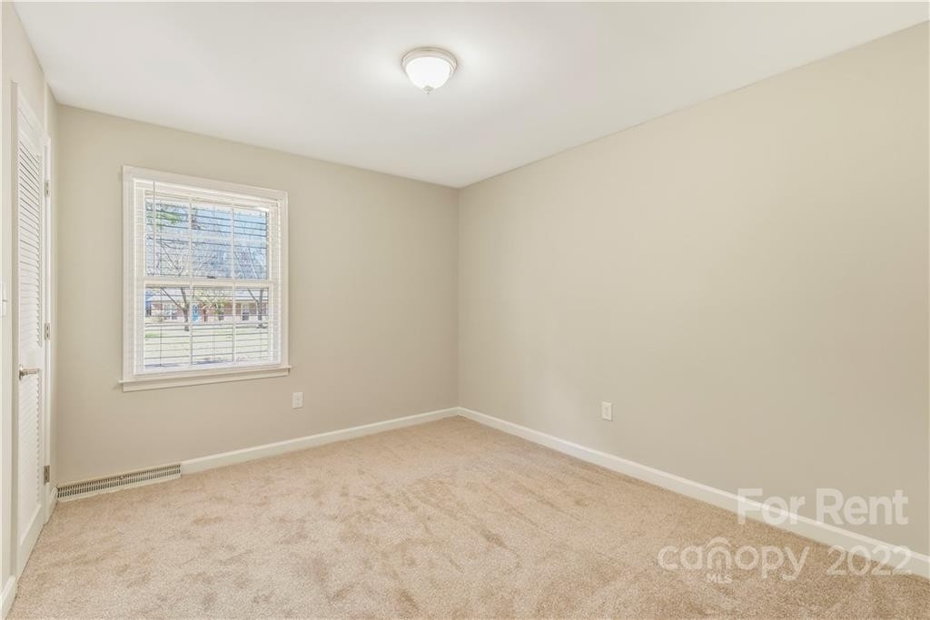 6326 Farmingdale Drive - Photo 19