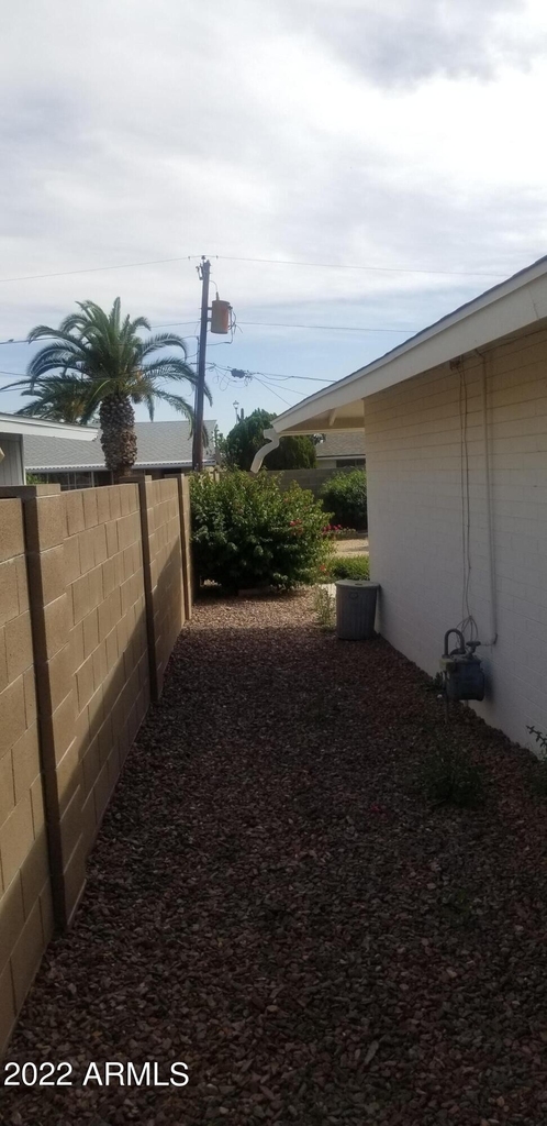 10319 W Sun City Boulevard - Photo 3