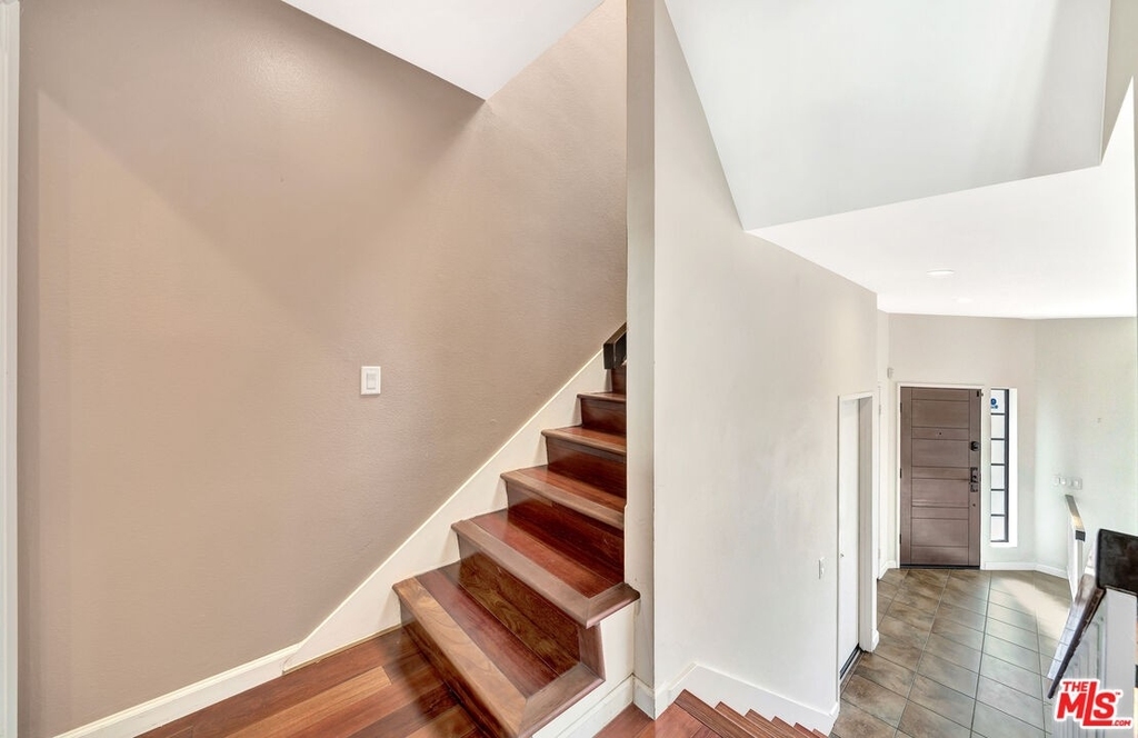 22525 Sherman Way - Photo 18