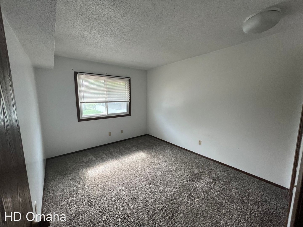 222 North Lincoln Street - Photo 2