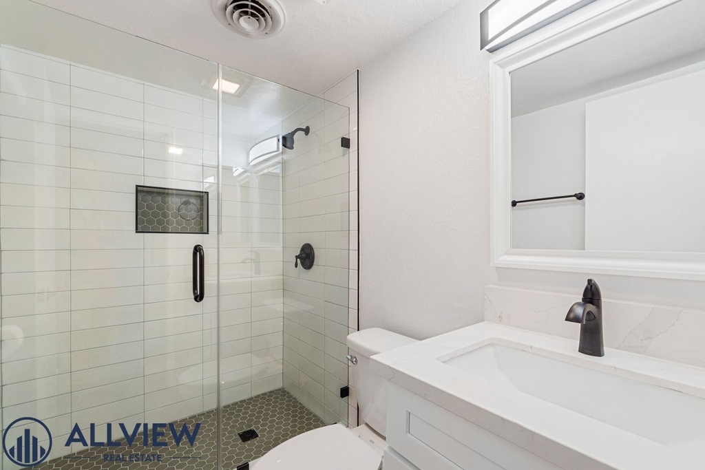 207 Oswego Avenue - Photo 11