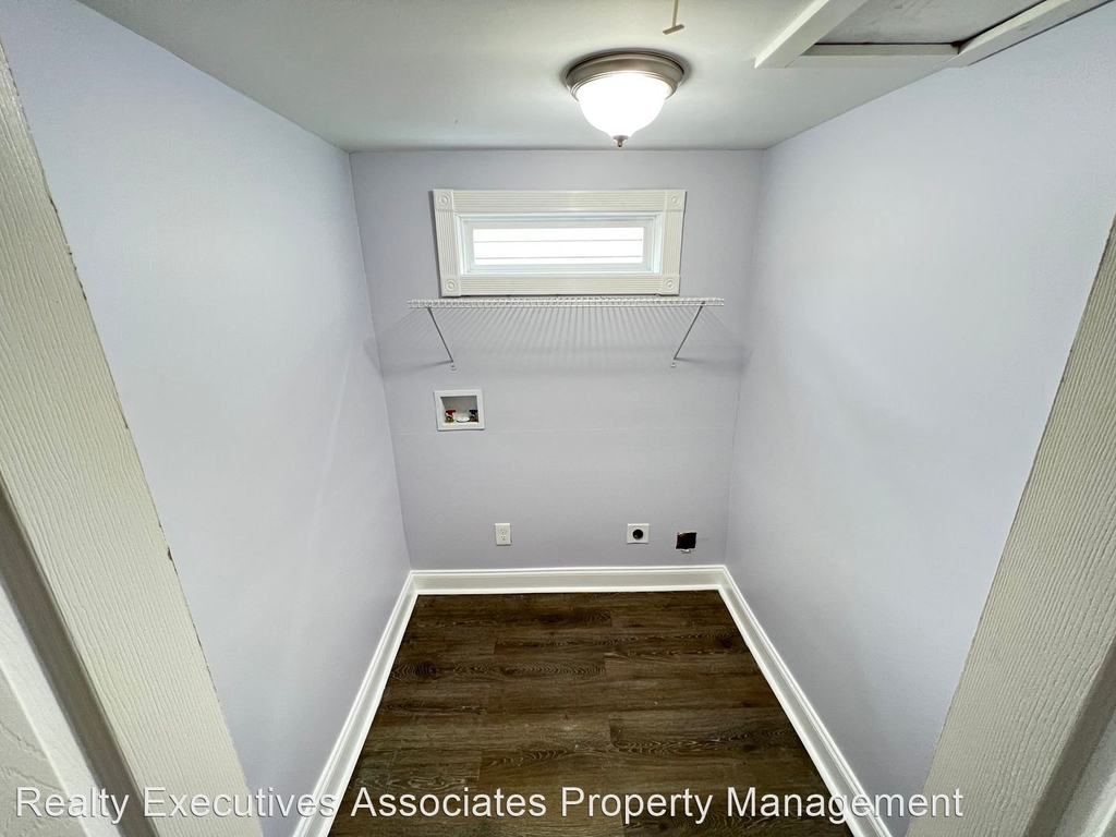 119 East Oldham Avenue - Photo 12