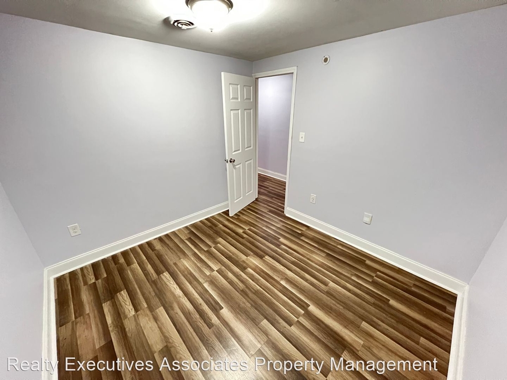 119 East Oldham Avenue - Photo 11