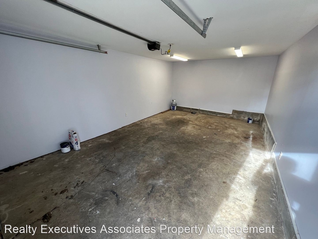 119 East Oldham Avenue - Photo 15