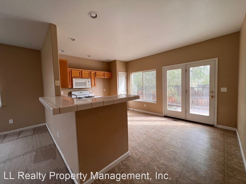 1266 Eider Circle - Photo 2