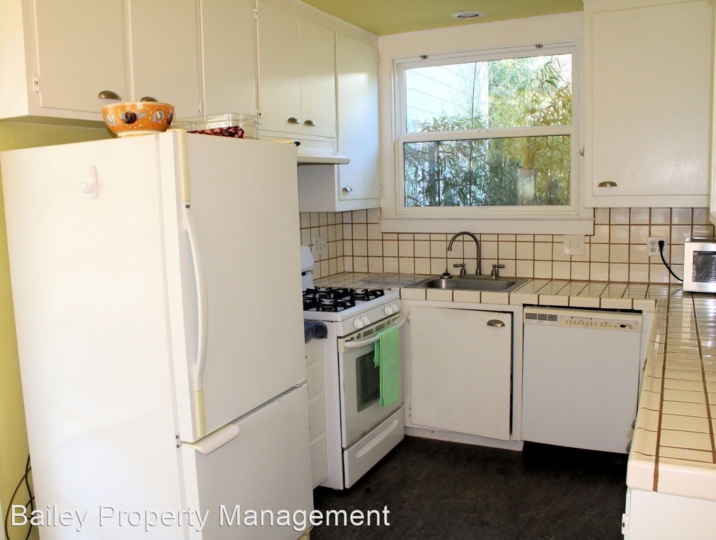 335 12th Ave - Photo 7