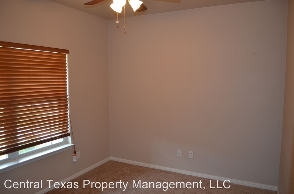 1812 Walker Place - Photo 14