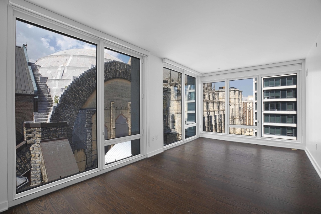 400 West 113th Street - Photo 0