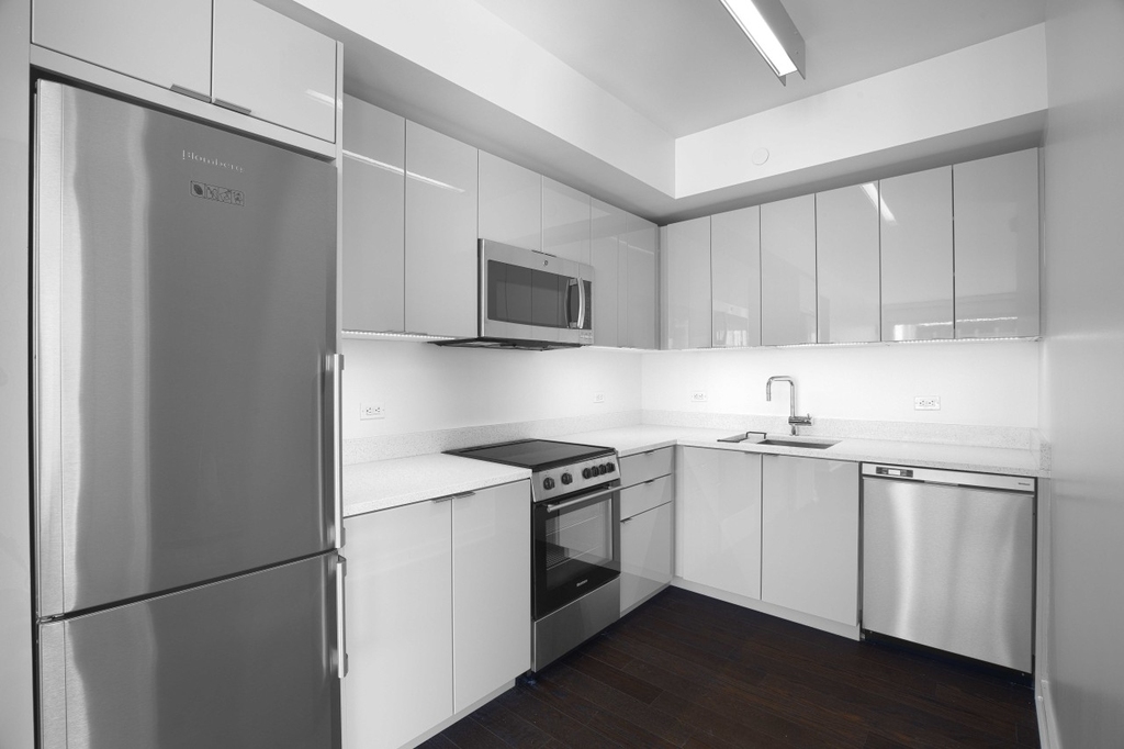 400 West 113th Street - Photo 5