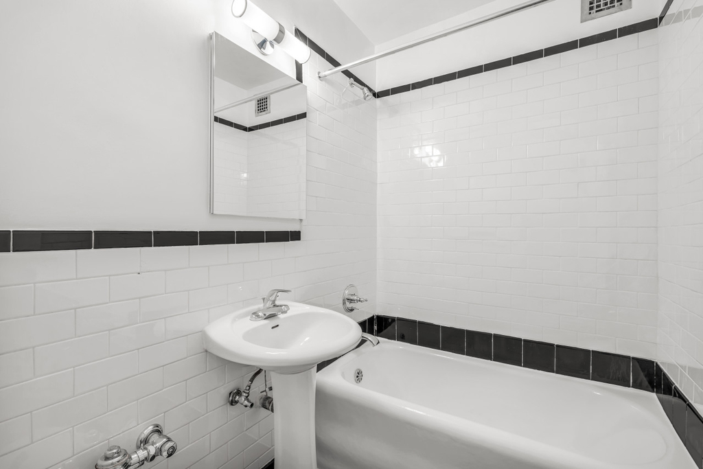 310 East 44th Street - Photo 2