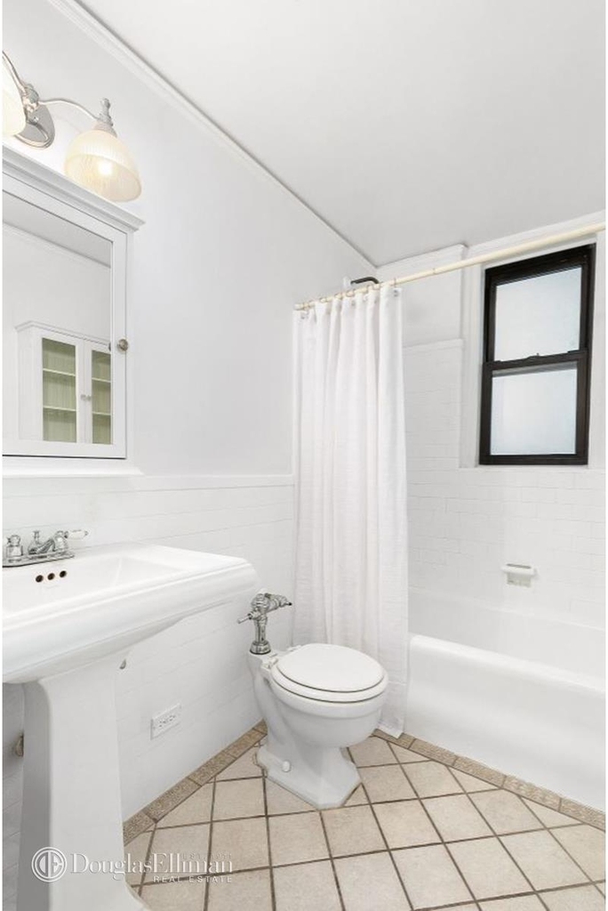 400 East 59th Street - Photo 4