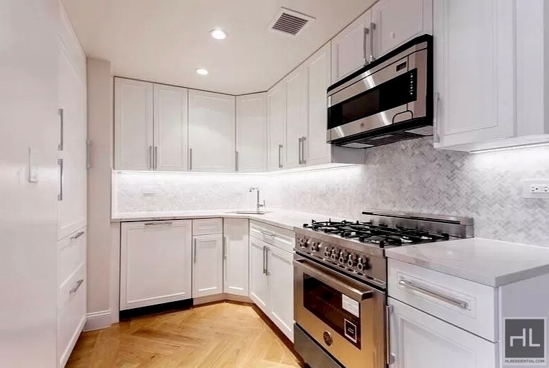 East 88th Street - Photo 2