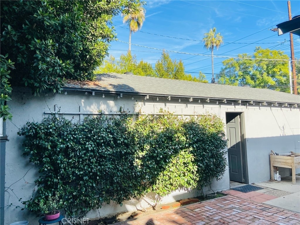 14307 Burbank Boulevard - Photo 12