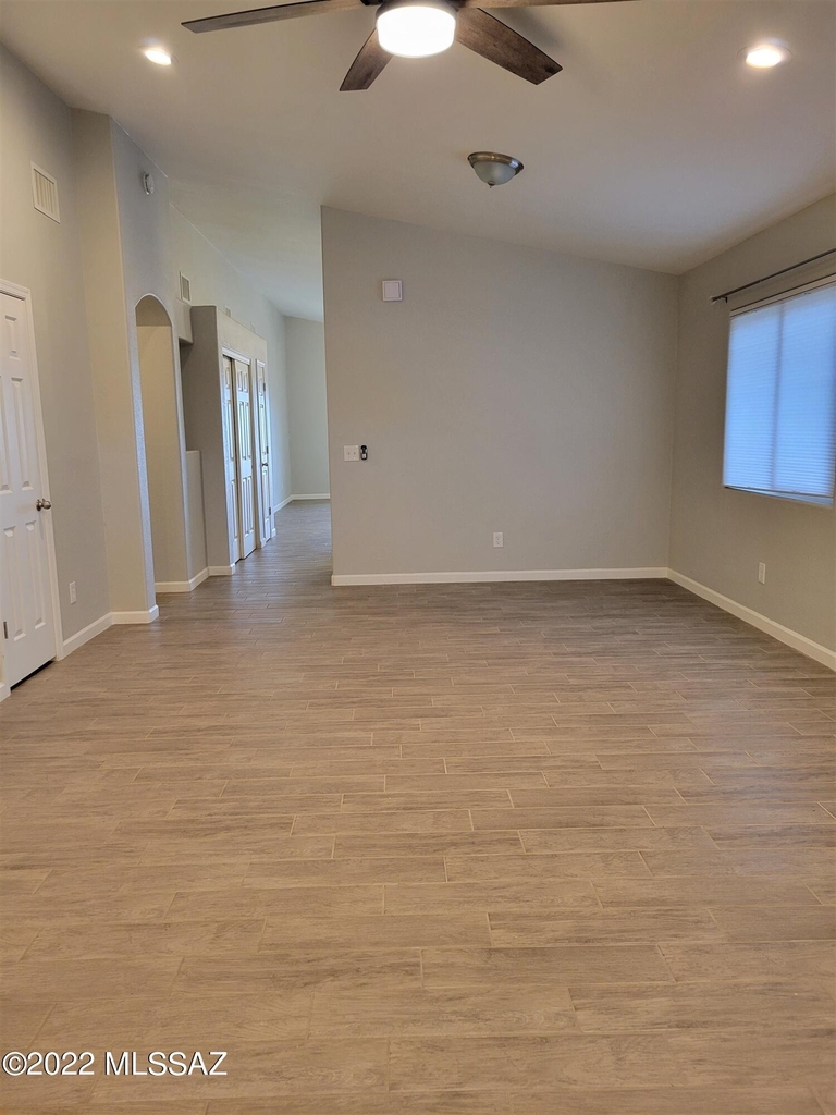 13201 N Classic Overlook Court - Photo 2