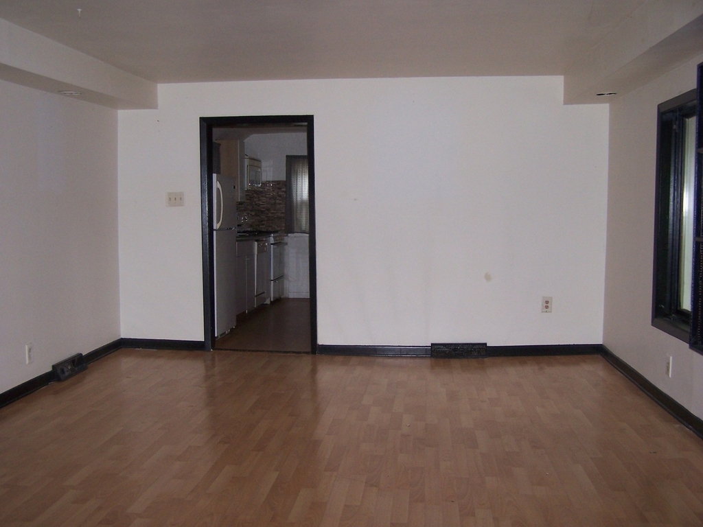 716 S Riverside Drive - Photo 5