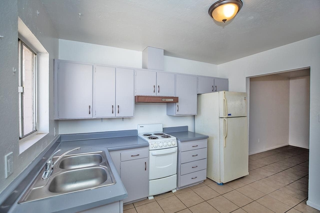 250 W Catalina Dr - Photo 7