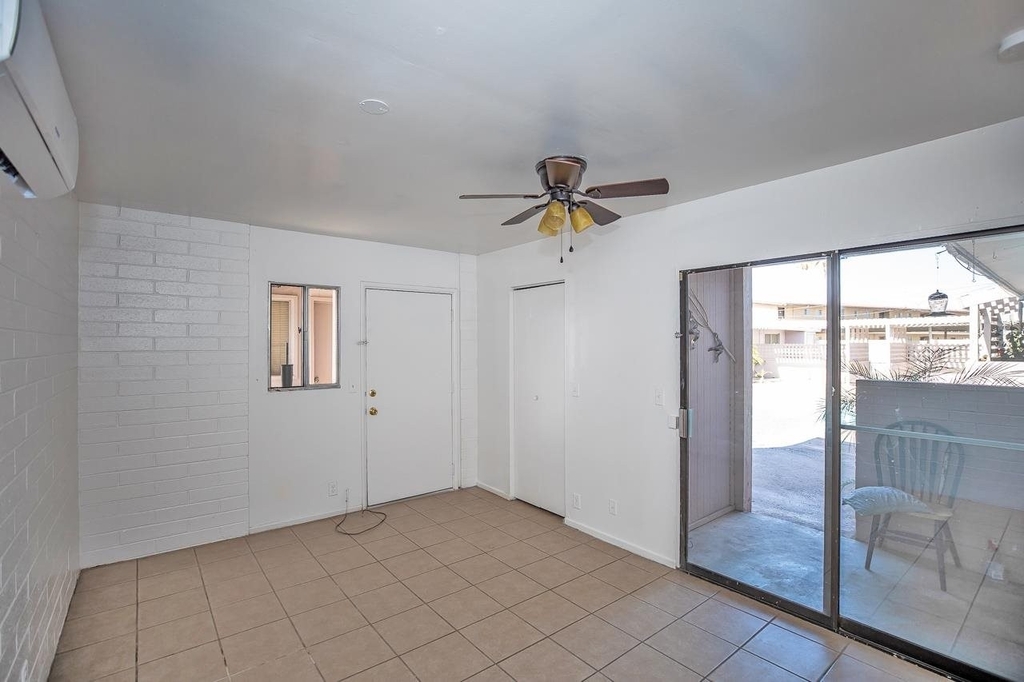 250 W Catalina Dr - Photo 2