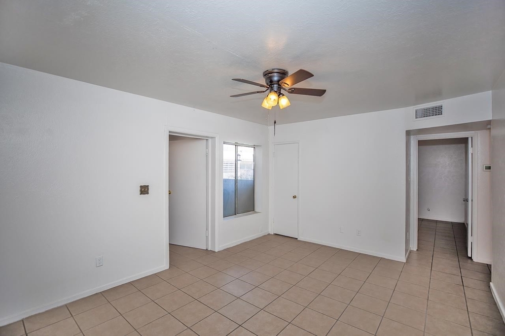 250 W Catalina Dr - Photo 5