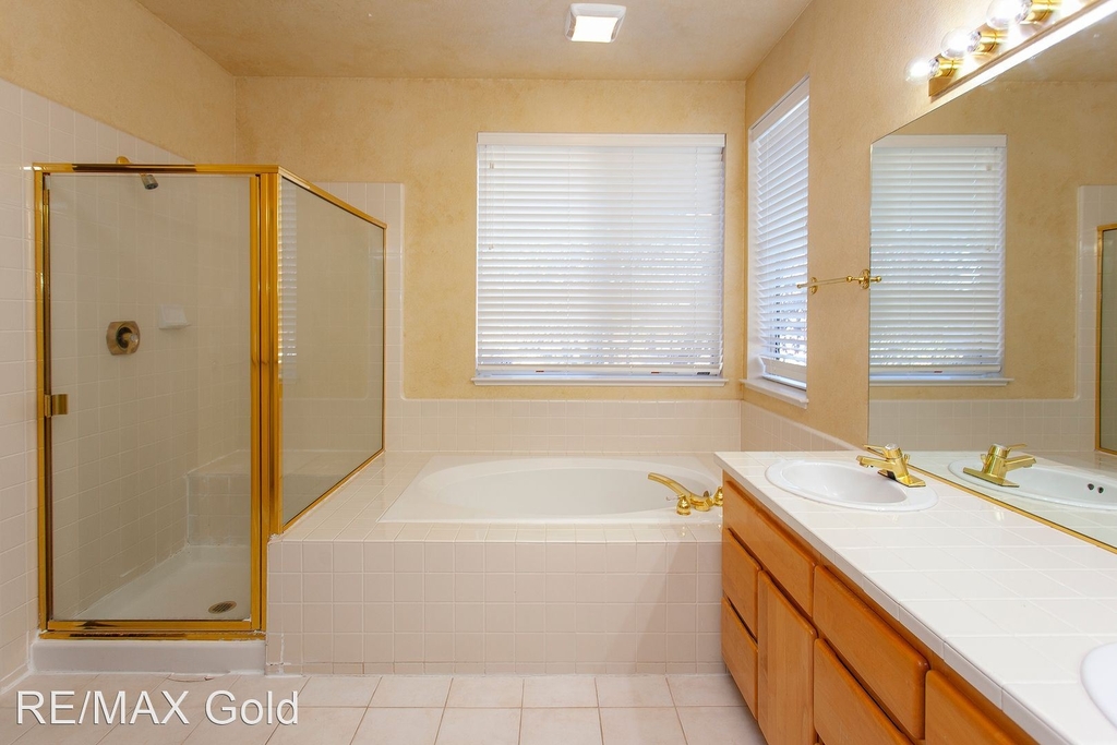 4661 Ellicot Court - Photo 5